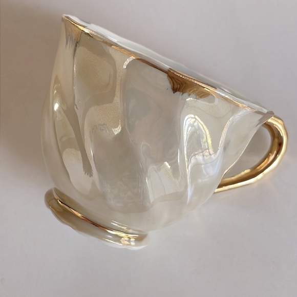 VTG Set of Iridescent Demitasse Cups & Saucers - Picture 8 of 8